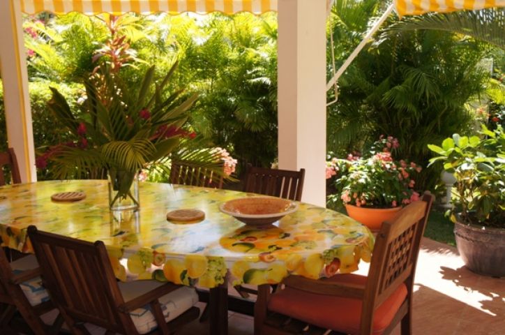 table à manger sur le terrasse villa Havane