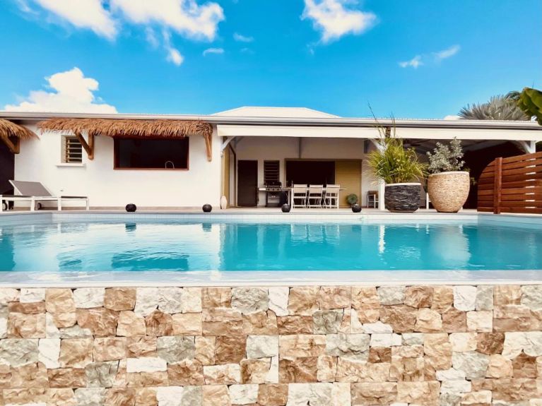 Villa La Belle Coco avec piscine privative à St François en Guadeloupe